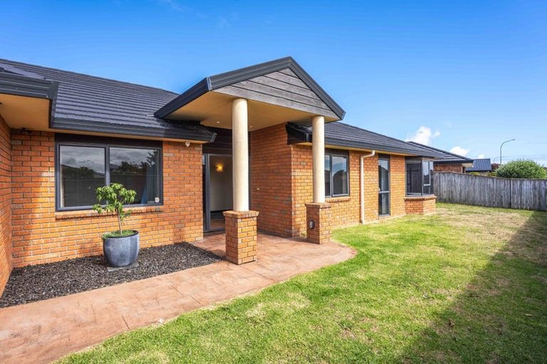 Photo of property in 96 Guildford Drive, Paraparaumu Beach, Paraparaumu, 5032