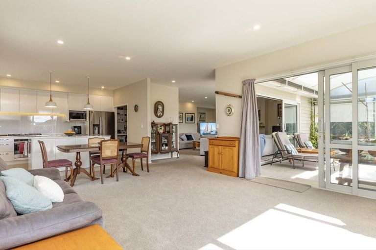 Photo of property in 64 Pohutukawa Parade, Riverhead, 0820