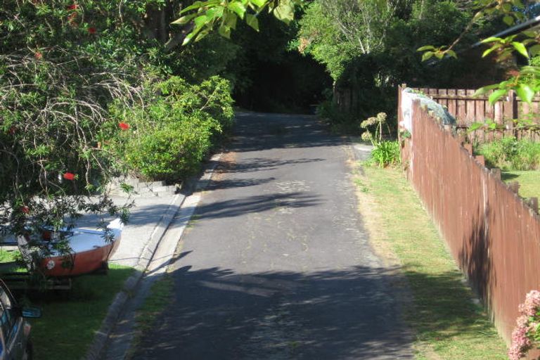 Photo of property in 2/23 Walnut Lane, Browns Bay, Auckland, 0630