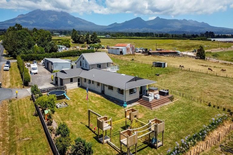 Photo of property in 1988 Egmont Road, Kaimiro, Inglewood, 4386