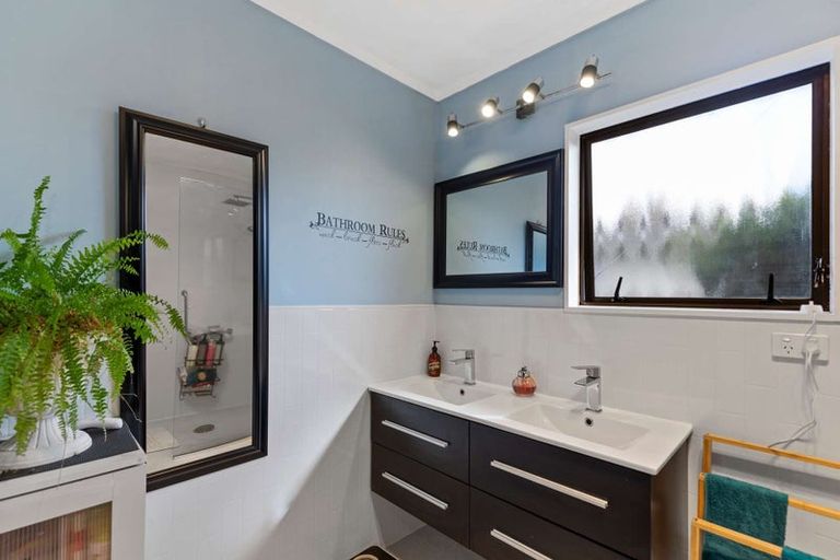 Photo of property in 63 Geraldine Crescent, Cloverlea, Palmerston North, 4412