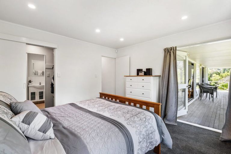 Photo of property in 166 Stapleford Crescent, Browns Bay, Auckland, 0630