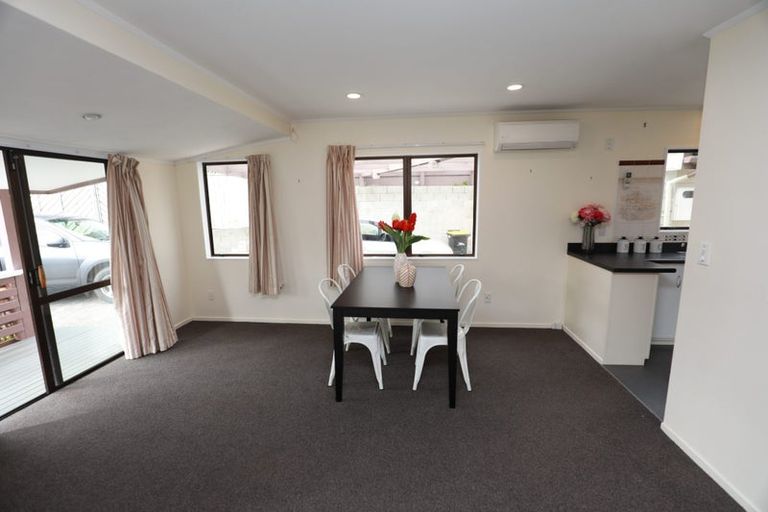 Photo of property in 56 Woodhouse Avenue, Karori, Wellington, 6012