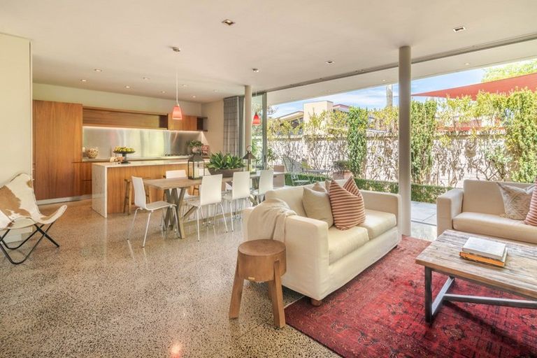 Photo of property in 148 Merivale Lane, Merivale, Christchurch, 8014