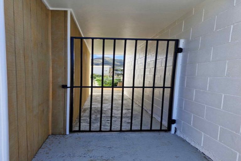 Photo of property in 39 Milne Terrace, Island Bay, Wellington, 6023