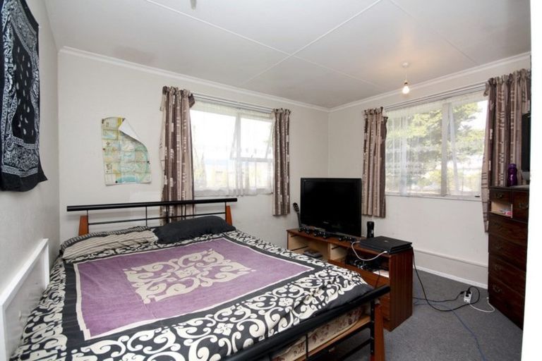 Photo of property in 19 Kinross Street, Levin, 5510