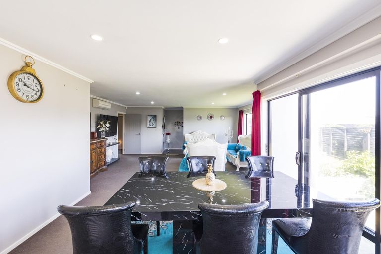 Photo of property in 1 Angelina Way, Kelvin Grove, Palmerston North, 4414