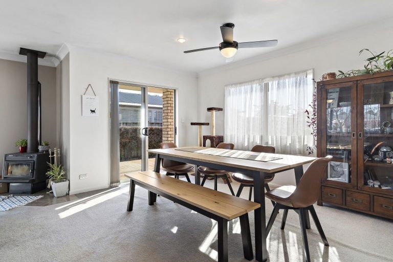 Photo of property in 24 Charles Street, Carterton, 5713