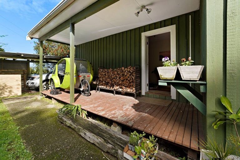 Photo of property in 17 Tawhiti Street, Tokomaru Bay, 4079