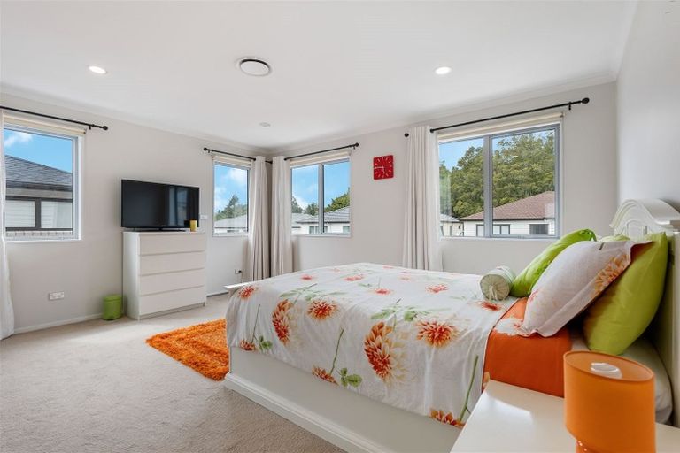 Photo of property in 20 Drumbuoy Drive, Flat Bush, Auckland, 2019