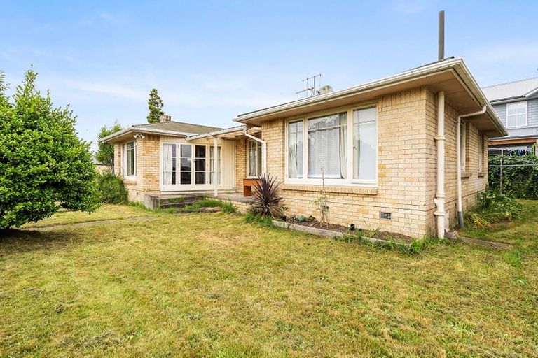 Photo of property in 1 Inverness Avenue, Hamilton East, Hamilton, 3216