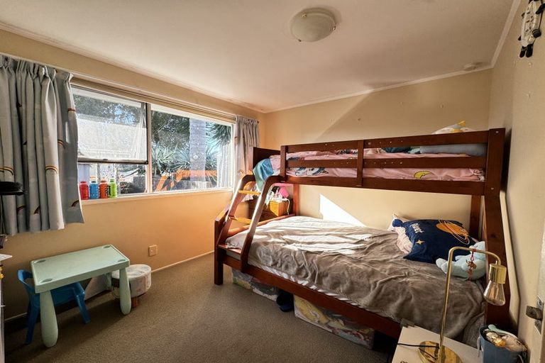 Photo of property in 18 Luton Avenue, Sunnyhills, Auckland, 2010