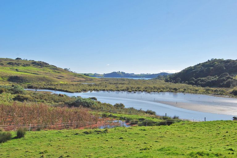 Photo of property in 27 Waterview Crescent, Kaiwaka, 0573