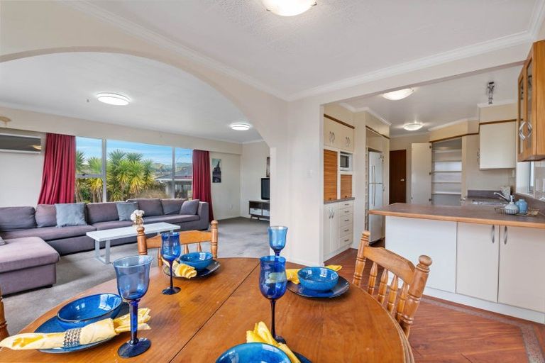 Photo of property in 18 Luxor Place, Pomare, Rotorua, 3015