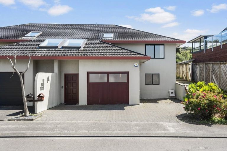 Photo of property in 2a Bay Lair Grove, Island Bay, Wellington, 6023