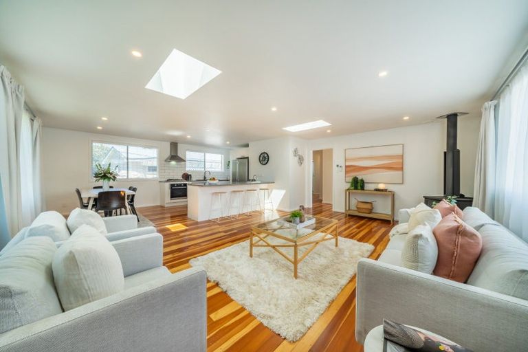 Photo of property in 8 Cruickshank Road, Clouston Park, Upper Hutt, 5018