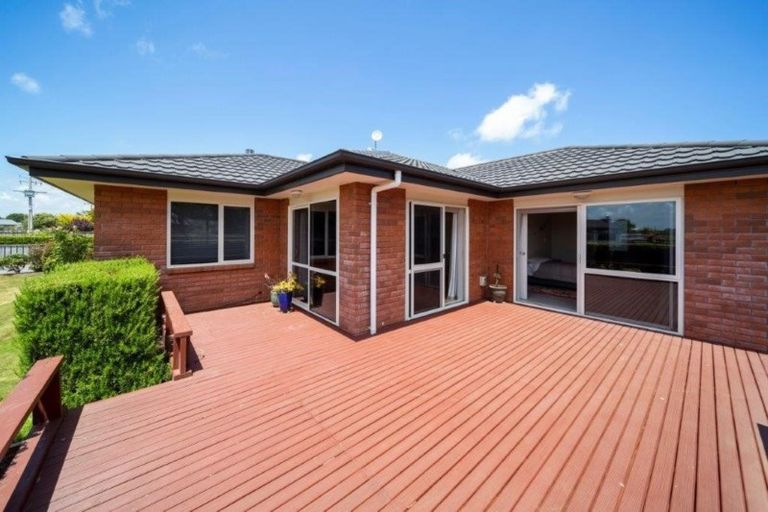 Photo of property in 303 Glover Road, Hawera, 4675