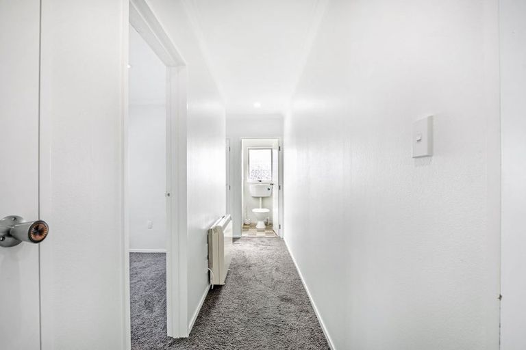 Photo of property in 10 Hollows Crescent, Takaro, Palmerston North, 4412