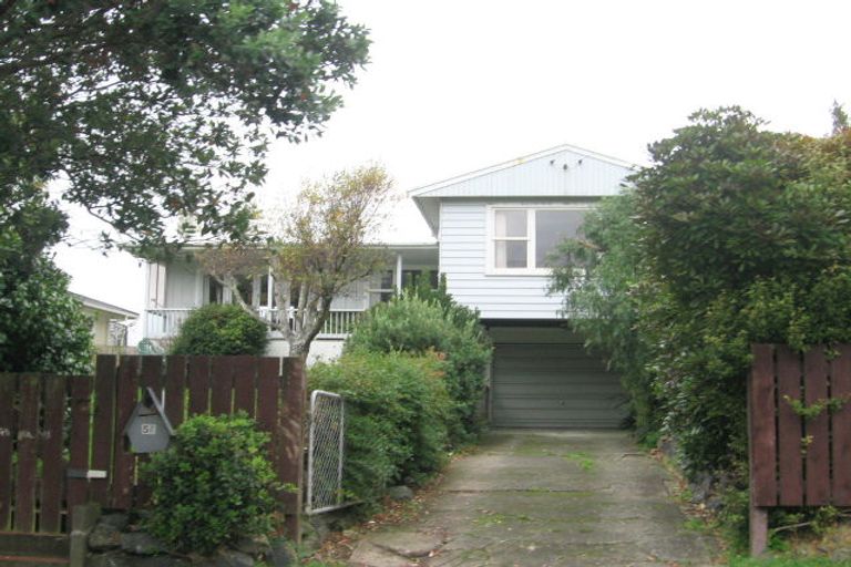 Photo of property in 55 Redwood Avenue, Tawa, Wellington, 5028