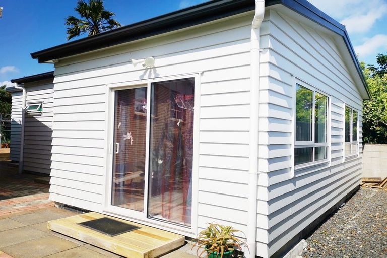 Photo of property in 9 Claresholm Place, Mangere Bridge, Auckland, 2022