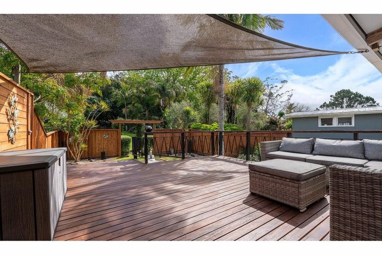 Photo of property in 673 Huia Road, Parau, Auckland, 0604