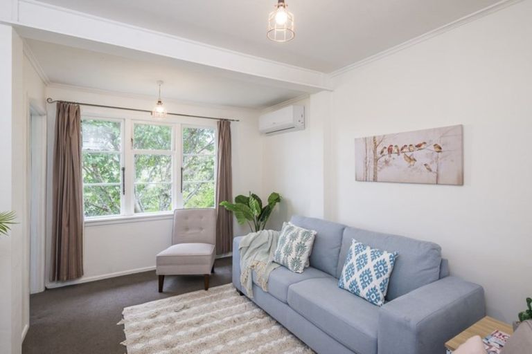 Photo of property in 51 Renown Road, Raumati South, Paraparaumu, 5032