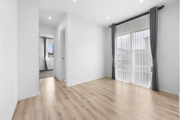 Photo of property in 57 Drumbuoy Drive, Flat Bush, Auckland, 2019