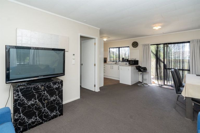 Photo of property in 25b Ross Crescent, Fairfield, Hamilton, 3214