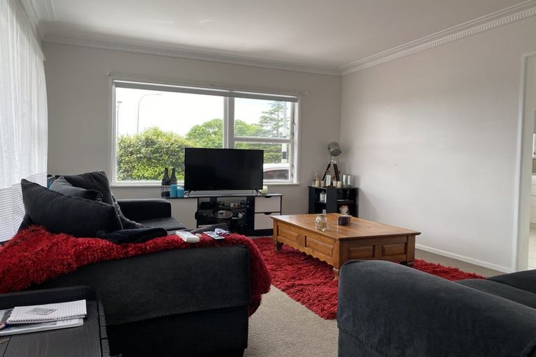 Photo of property in 134 Te Atatu Road, Te Atatu South, Auckland, 0610
