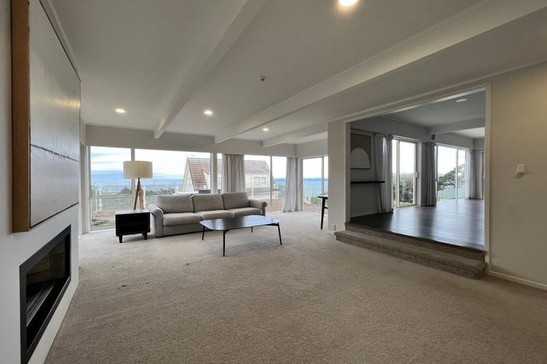 Photo of property in 2a Eastcliffe Road, Castor Bay, Auckland, 0620