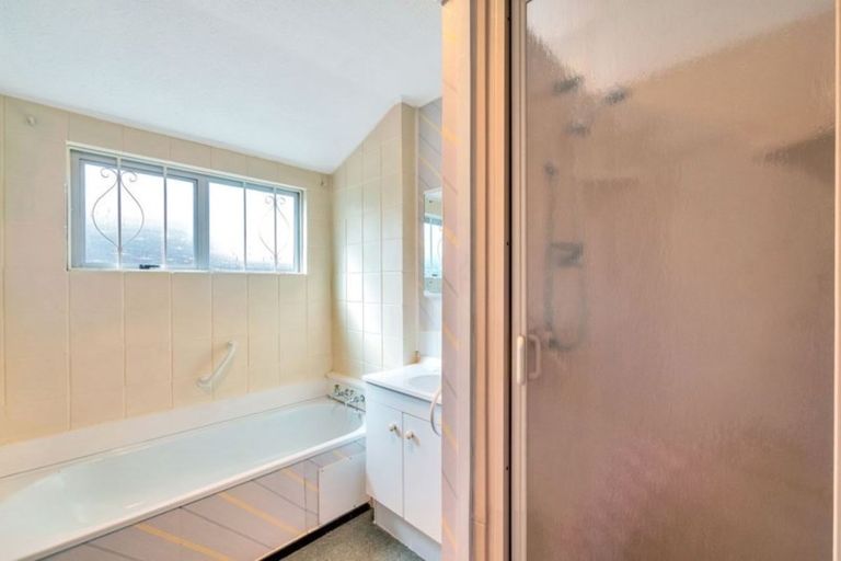 Photo of property in 1/18 Matuhi Rise, Henderson, Auckland, 0612