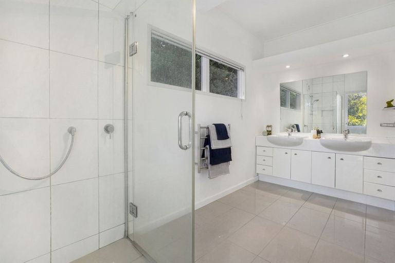 Photo of property in 186 Paremata Road, Paremata, Porirua, 5024