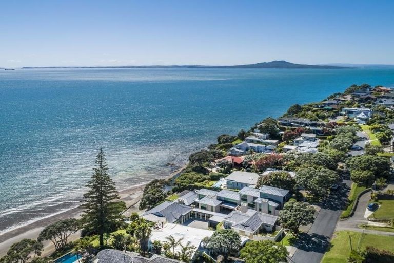 Photo of property in 2/34 Whitby Crescent, Mairangi Bay, Auckland, 0630