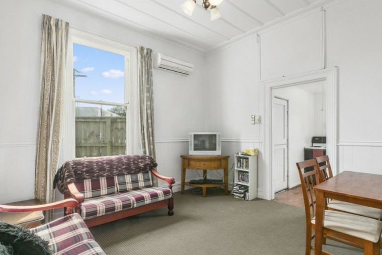 Photo of property in 1 Queens Drive, Saint Kilda, Dunedin, 9012