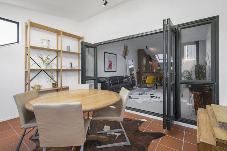 Photo of property in Courtenay Mews Apartments, 18/14 Alpha Street, Te Aro, Wellington, 6011