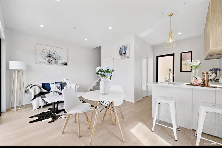 Photo of property in 14 Picturesque Drive, Flat Bush, Auckland, 2019