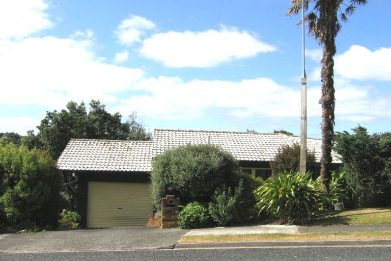 Photo of property in 59 Hadfield Street, Beach Haven, Auckland, 0626
