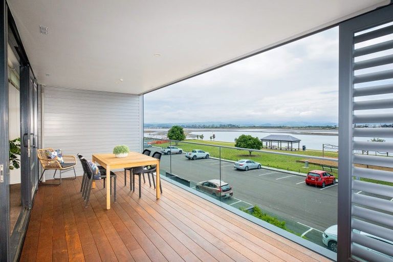 Photo of property in 306/7 Humber Street, Pandora, Napier, 4110