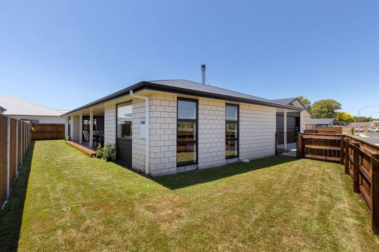 Photo of property in 2 Kotare Drive, Coastlands, Whakatane, 3120