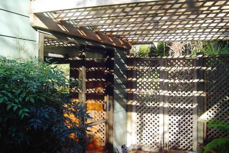 Photo of property in 1/9 Reynolds Place, Torbay, Auckland, 0630