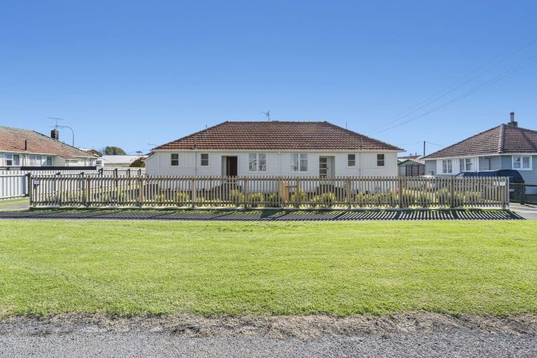 Photo of property in 38-40 Parris Street, Waitara, 4320
