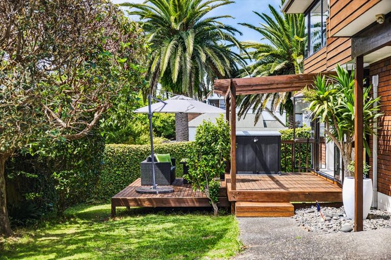 Photo of property in 2/11 Hauraki Road, Hauraki, Auckland, 0622