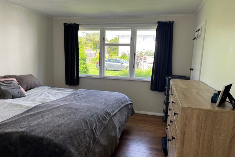 Photo of property in 15 Wiremu Place, Blagdon, New Plymouth, 4310