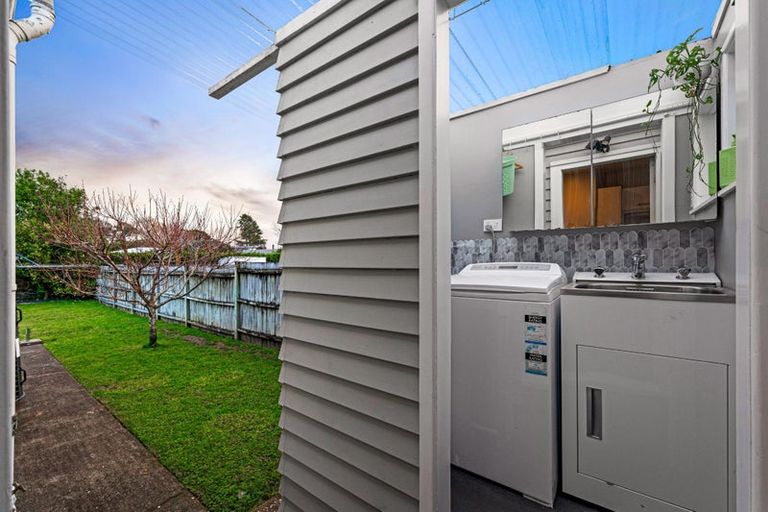 Photo of property in 12 Maude Street, Riverhead, 0820