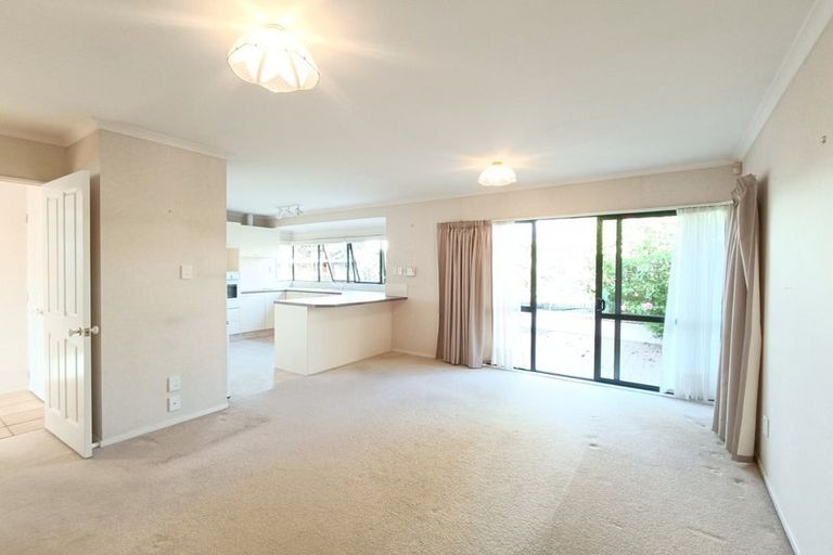 Photo of property in 70 Bob Charles Drive, Golflands, Auckland, 2013