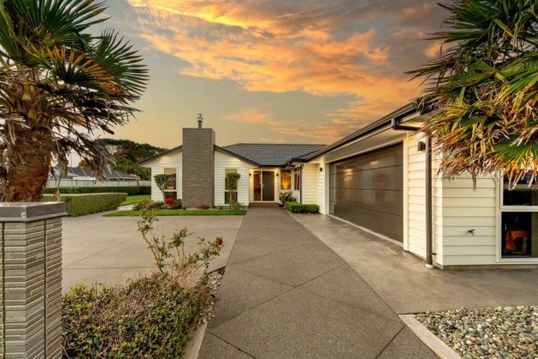 Photo of property in 19 Keene Drive, Bell Block, New Plymouth, 4312