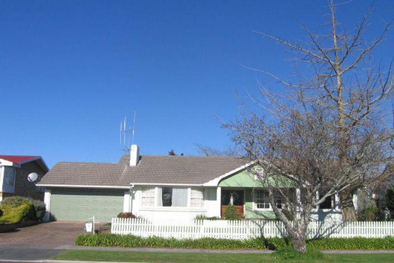 Photo of property in 6 Chedworth Avenue, Chedworth, Hamilton, 3210