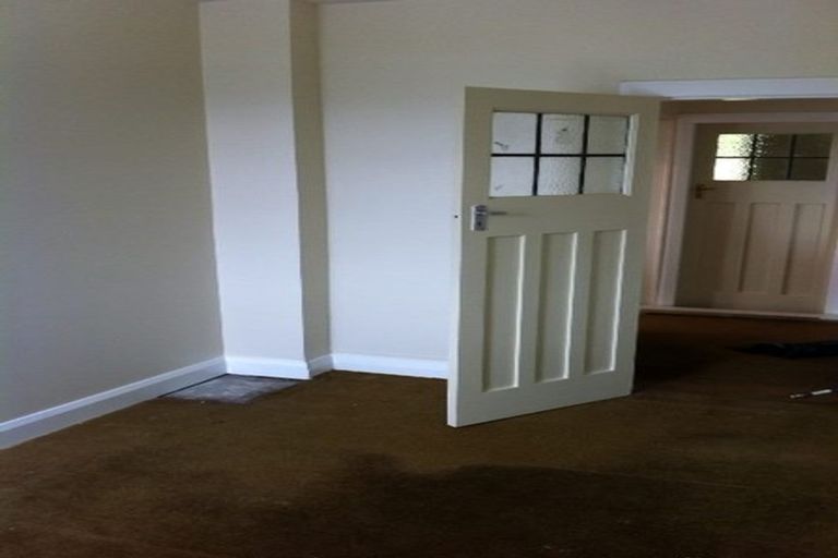 Photo of property in 76a Kelburn Parade, Kelburn, Wellington, 6012