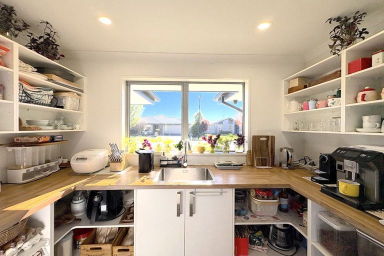 Photo of property in 17 Greenwich Street, Halswell, Christchurch, 8025