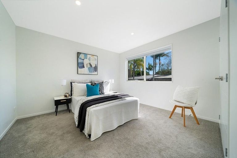 Photo of property in 24b Pipitea Place, Massey, Auckland, 0614
